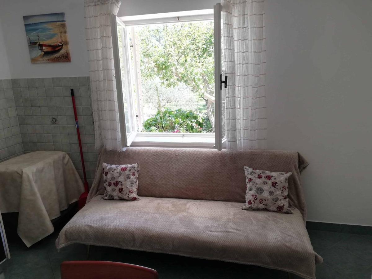 Apartments Sandra Palit Εξωτερικό φωτογραφία