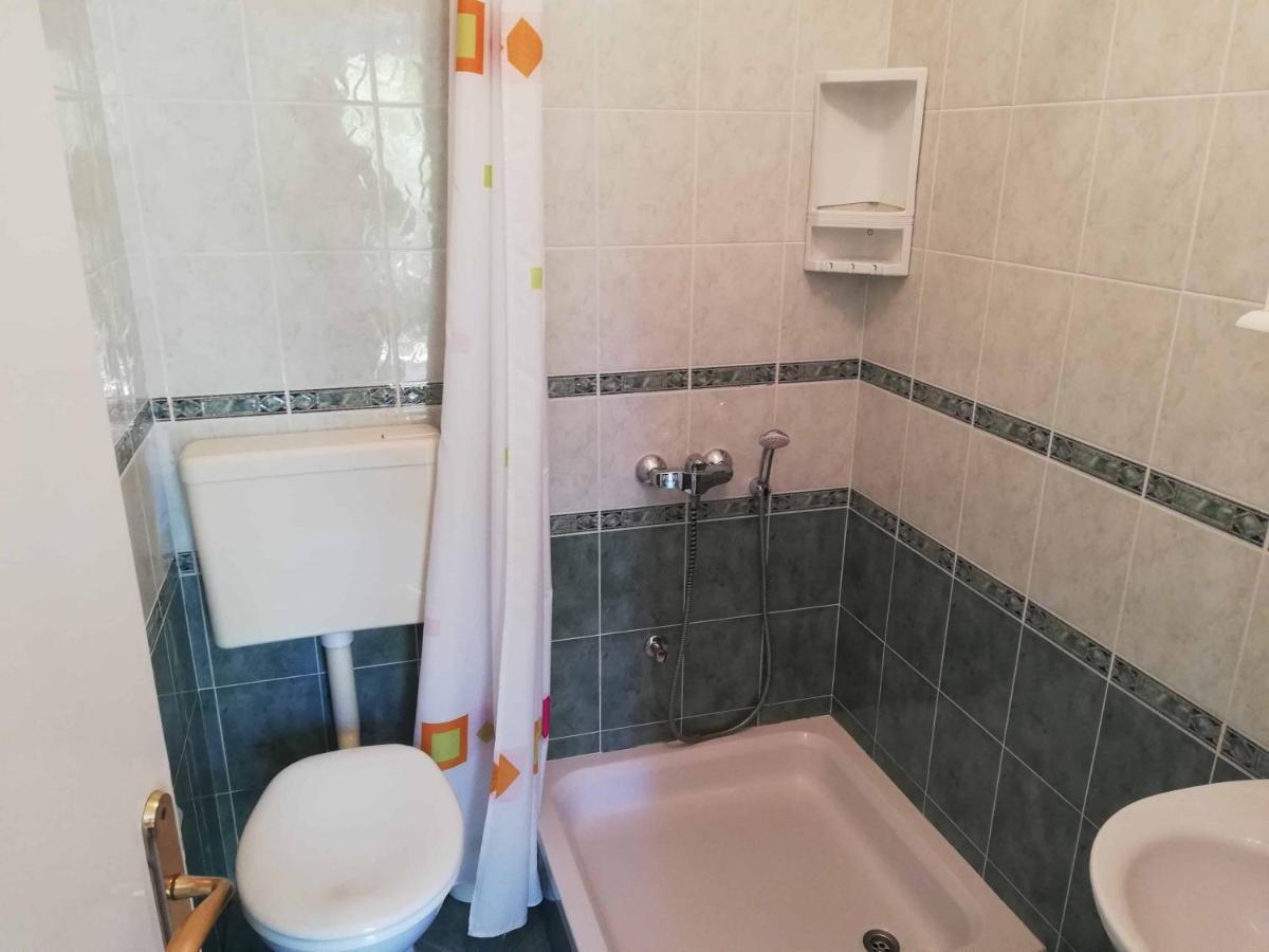 Apartments Sandra Palit Εξωτερικό φωτογραφία