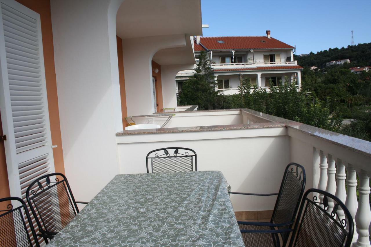 Apartments Sandra Palit Εξωτερικό φωτογραφία