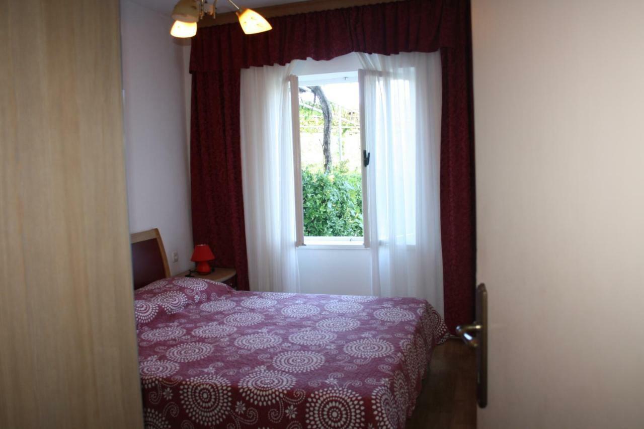 Apartments Sandra Palit Εξωτερικό φωτογραφία