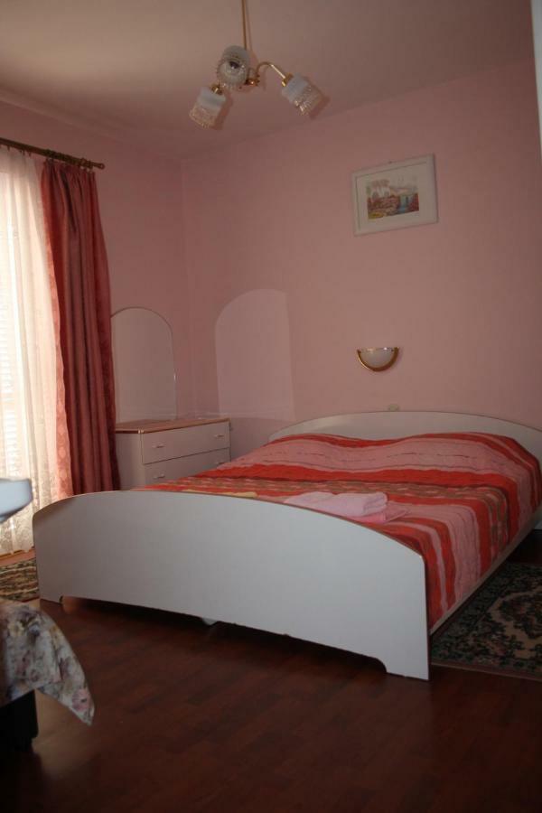 Apartments Sandra Palit Εξωτερικό φωτογραφία