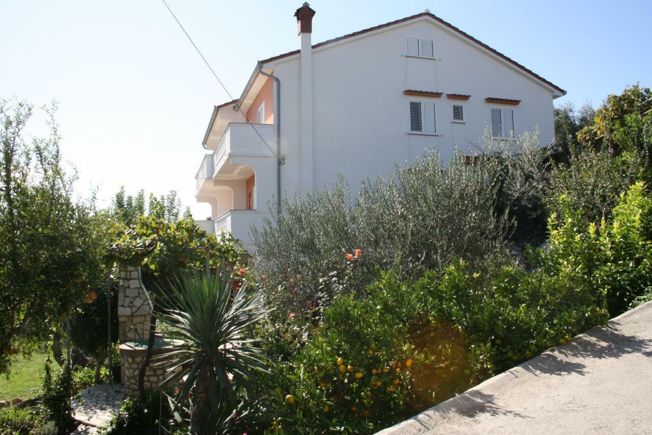 Apartments Sandra Palit Εξωτερικό φωτογραφία